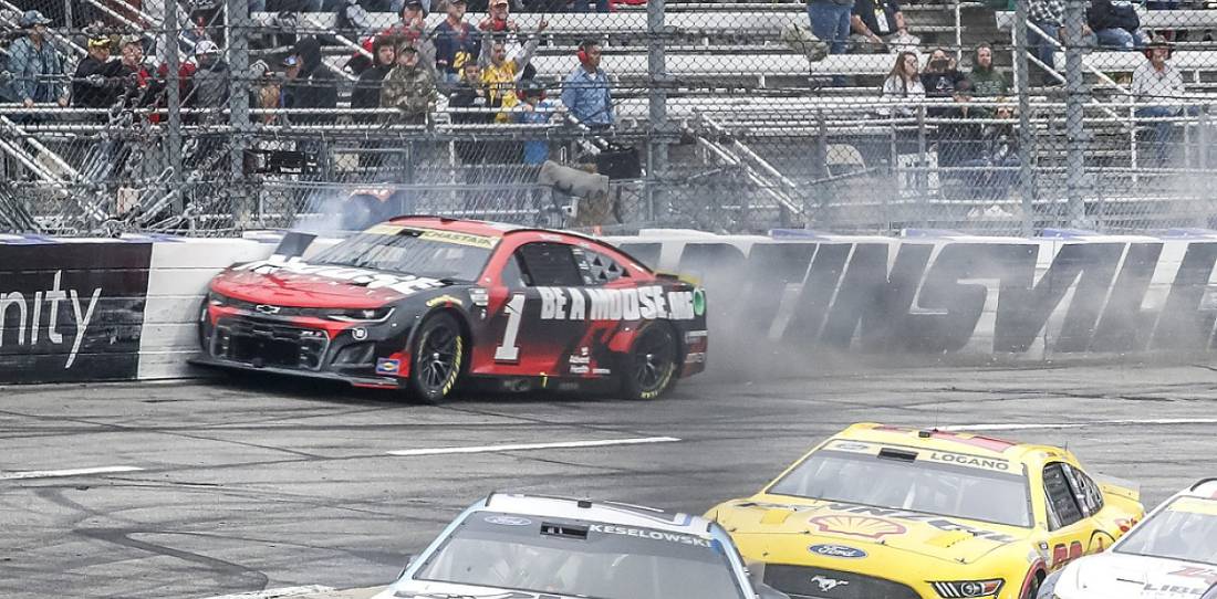 El NASCAR está de regreso: la maniobra sacada de un videojuego que revolucionó el 2022