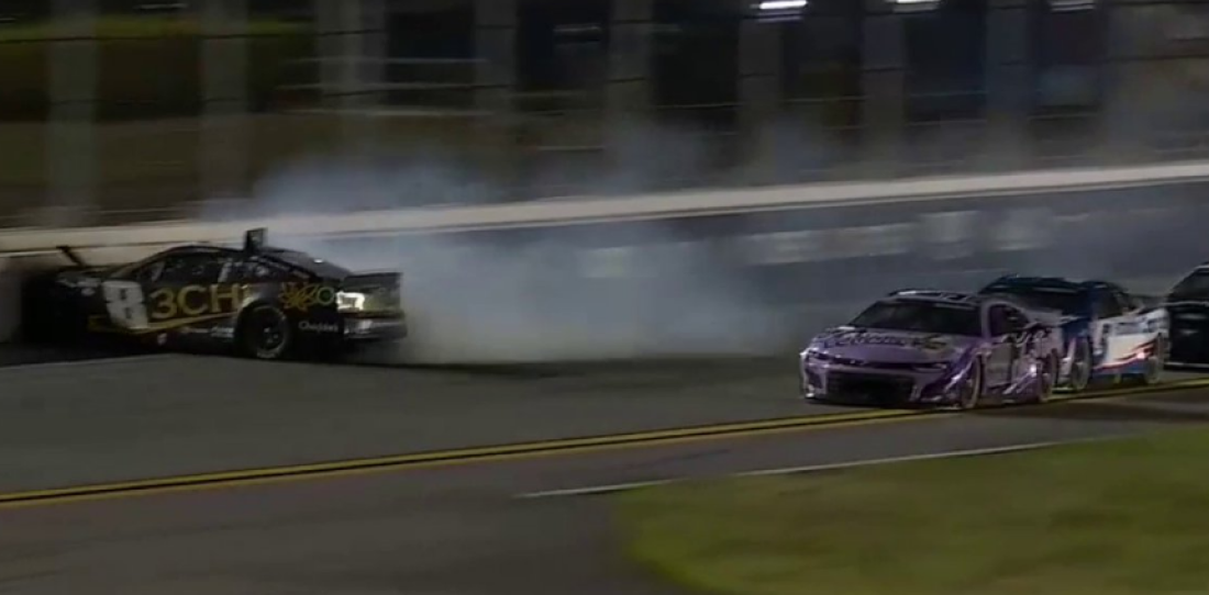 VIDEO: el tremendo palo del NASCAR en uno de los duelos de Daytona