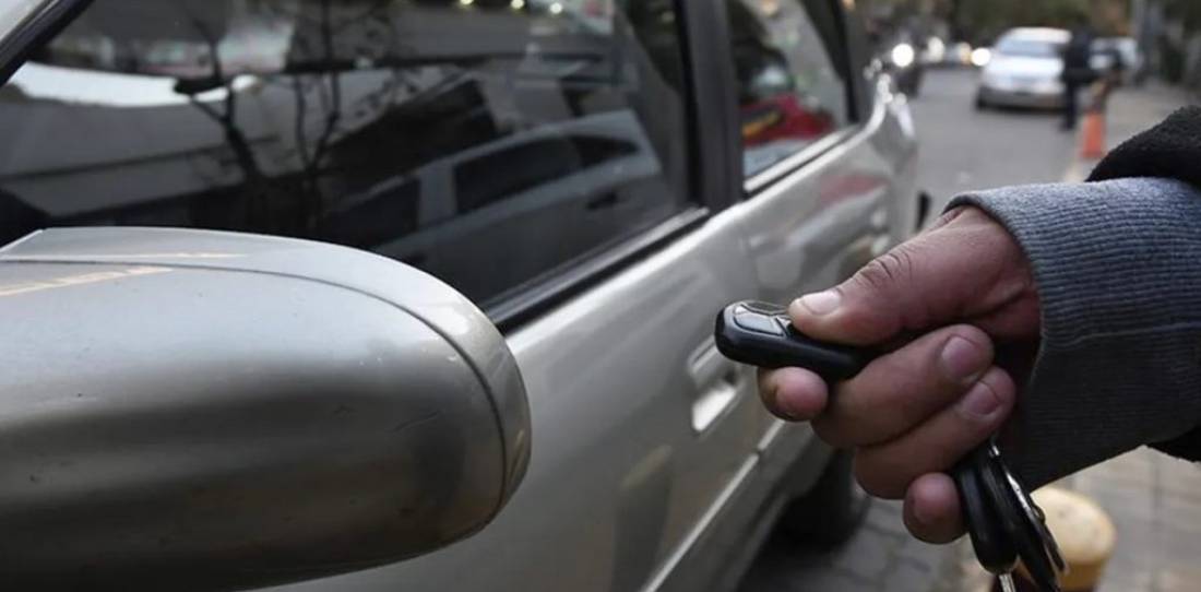 Video: ¿Cómo evitar el robo de tu auto por inhibición de señal cuando está estacionado?
