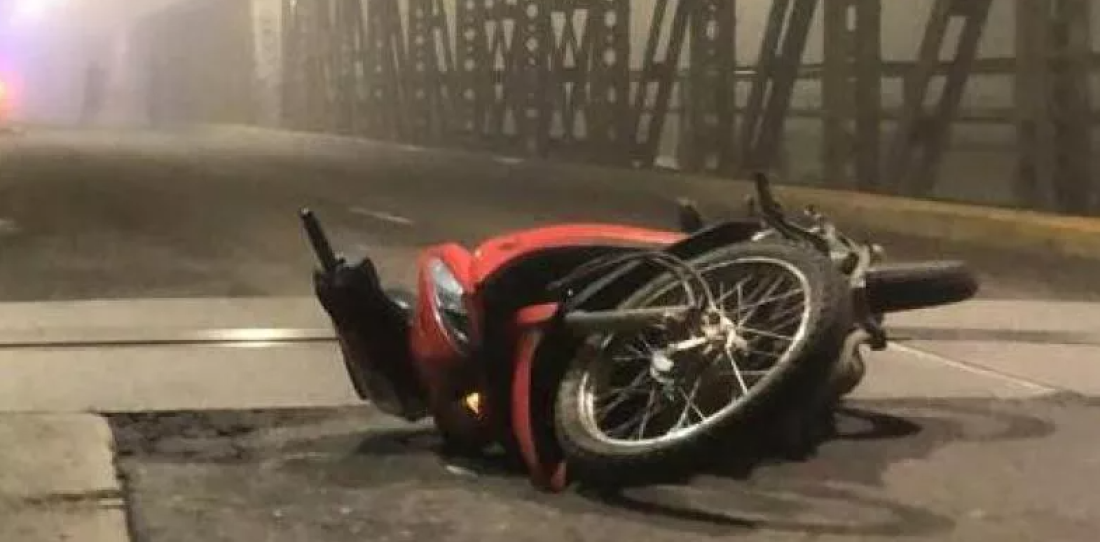Tragedia en Córdoba: un motociclista falleció tras impactar contra un puente
