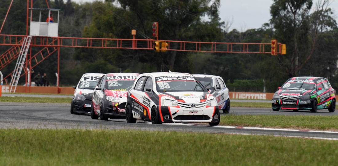 Turismo Pista: Badaracco dio el zarpaso y ganó la final de la Clase 3