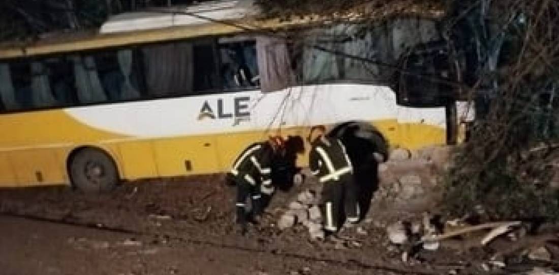 Accidente fatal en Salta: murió una mujer tras el choque de un micro