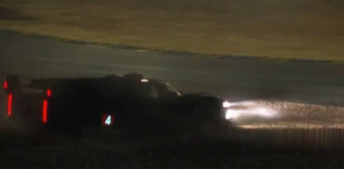 Esteban Guerrieri protagonizó un trompo en la noche de Le Mans