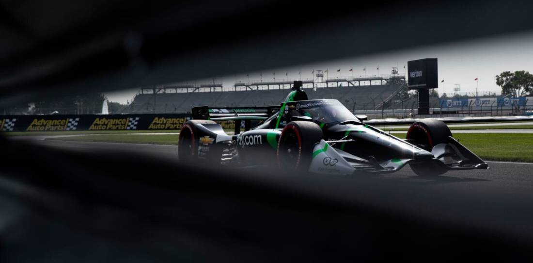 IndyCar: Agustín Canapino cerró el viernes dentro del top diez