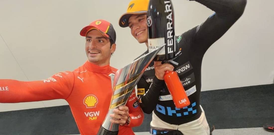F1: ¡Amigos son los amigos! La foto de Sainz y Norris tras el podio en Singapur