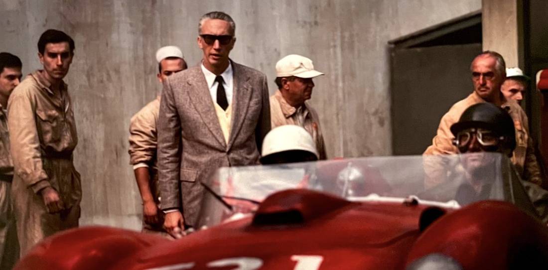 Adam Driver en la escena de la película 'Ferrari'. DIAMONDFILMS