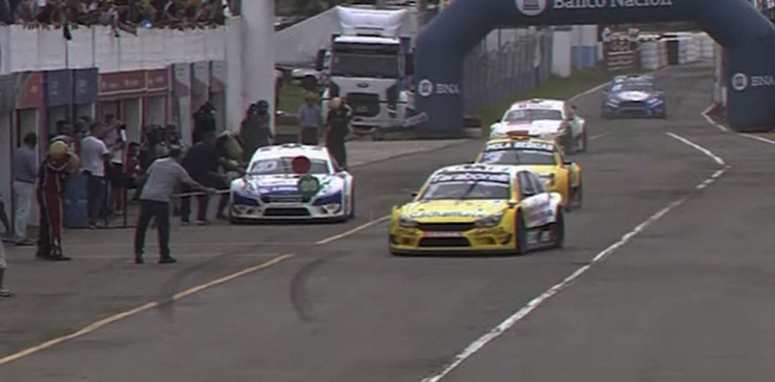 Top Race: Di Palma fue superior en la estrategia y le ganó en la parada en boxes a Ciarrocchi