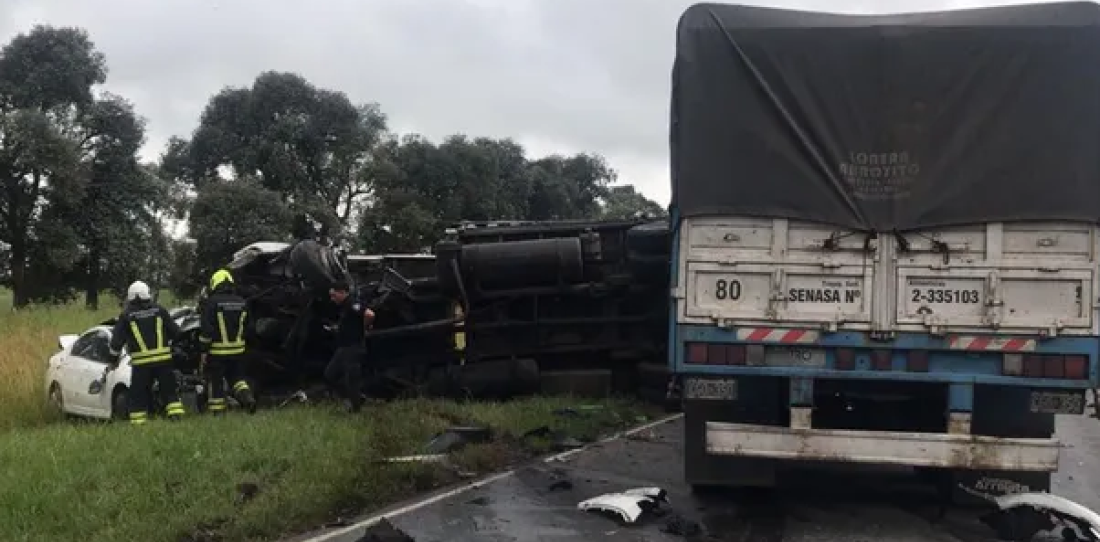 Tragedia en la Ruta 31: murieron tres personas tras un choque entre un auto y un camión