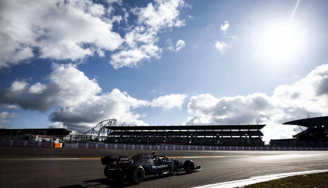 Bottas le ganó la pulseada a Hamilton en Nürburgring