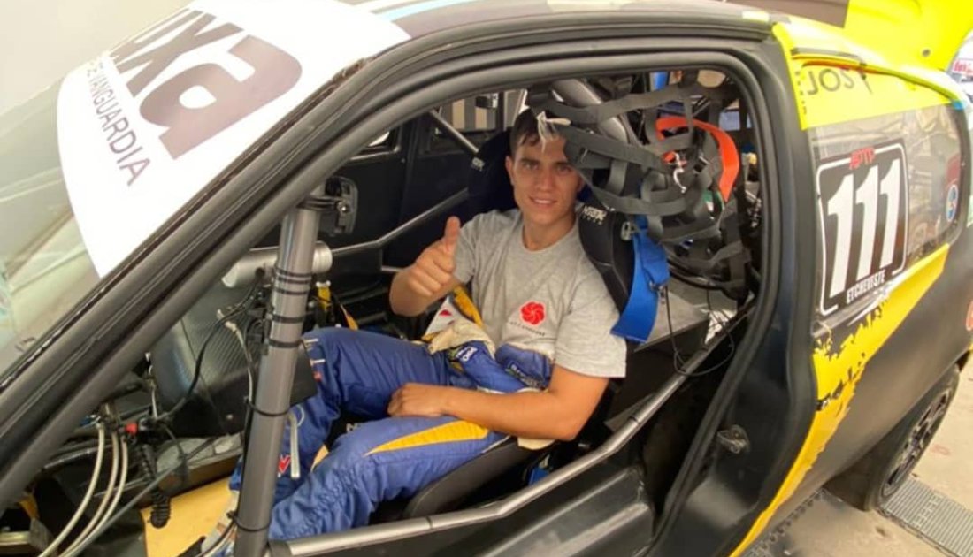Etcheveste desde la pole en la final de la Clase 2