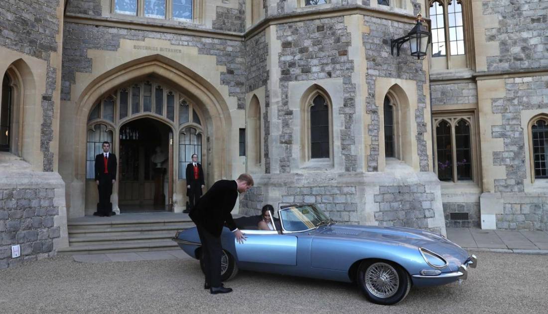 Boda Real: Harry y Meghan en un Jaguar