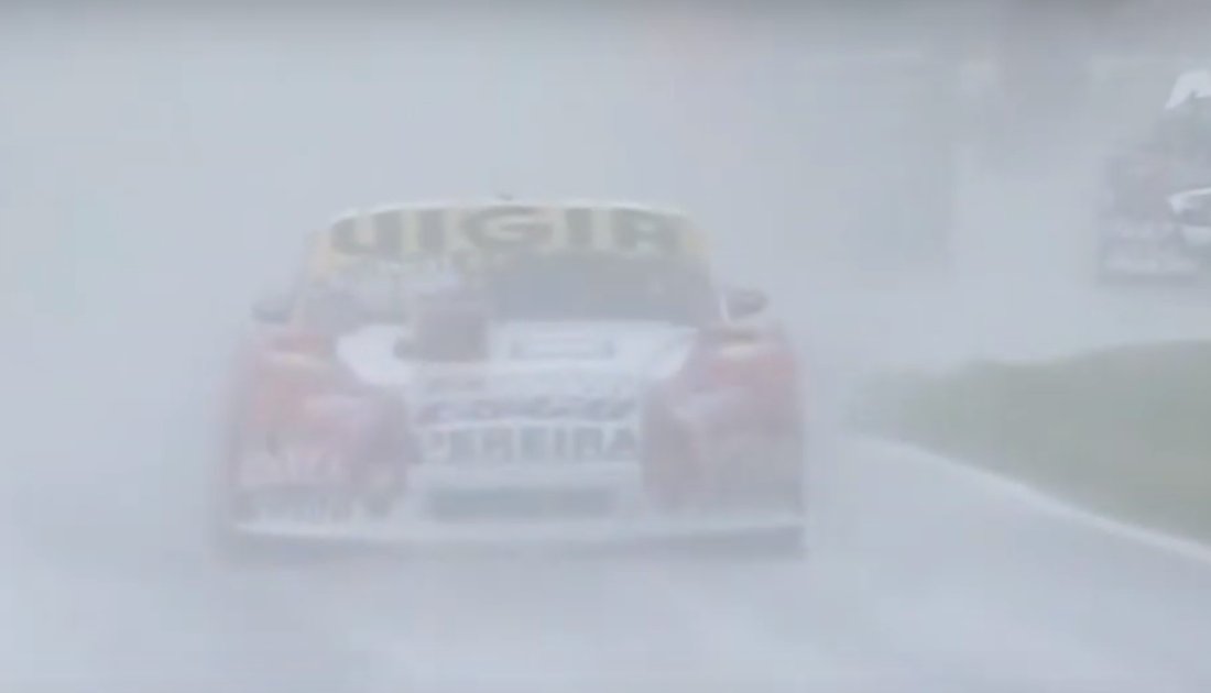 Apareció la lluvia y generó el caos en la final