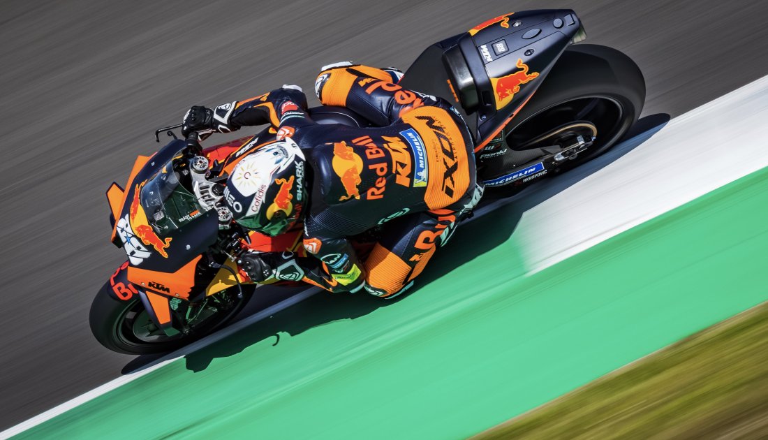 Miguel Oliveira cerró el viernes en lo más alto