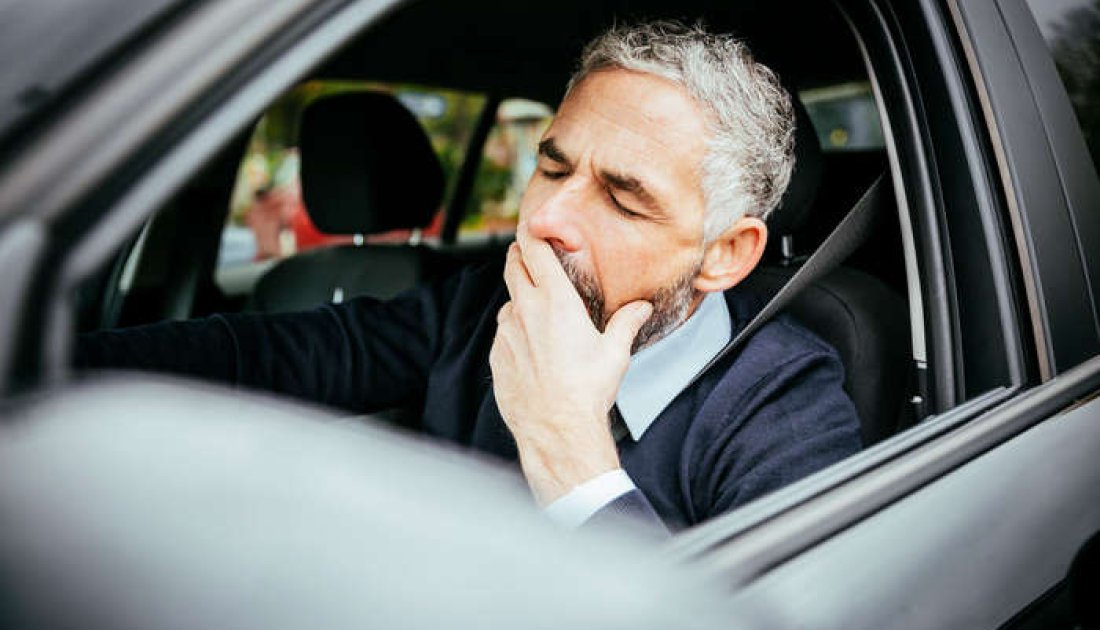 ¿Por qué el manejar da sueño?