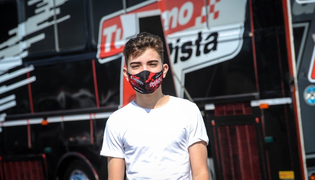 Un piloto de 16 años desafió a Leonel Pernía en el simulador