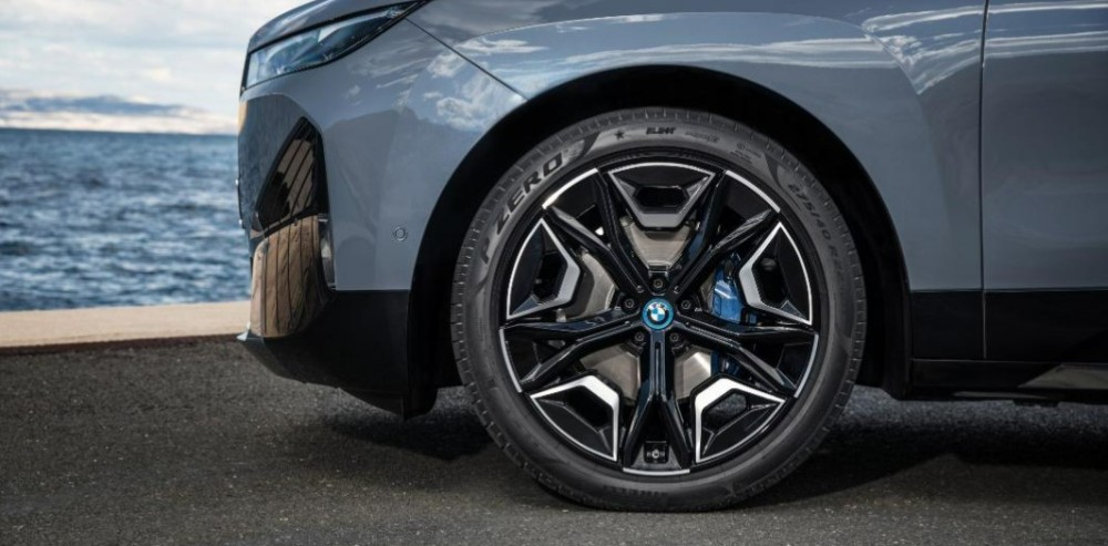 Pirelli: diseño para el eléctrico BMW iX