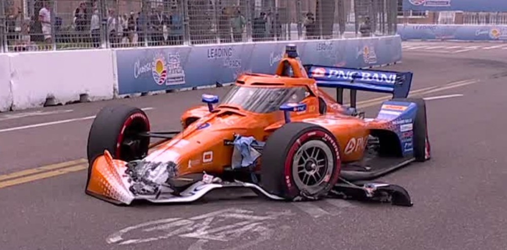Durísimo golpe de Scott Dixon en el comienzo de la IndyCar en St. Petersburg