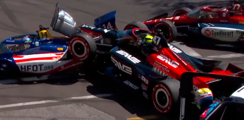 IndyCar: así fue el duro choque que dejó a Mick Schumacher fuera de carrera en su debut