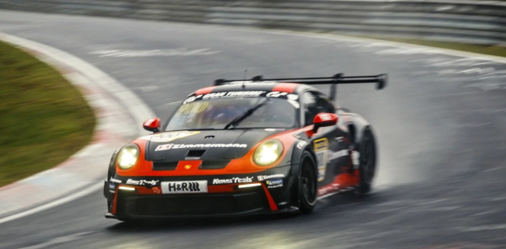 Pese al fuerte accidente, Benjamín Hites participará de las 24 horas de Nürburgring