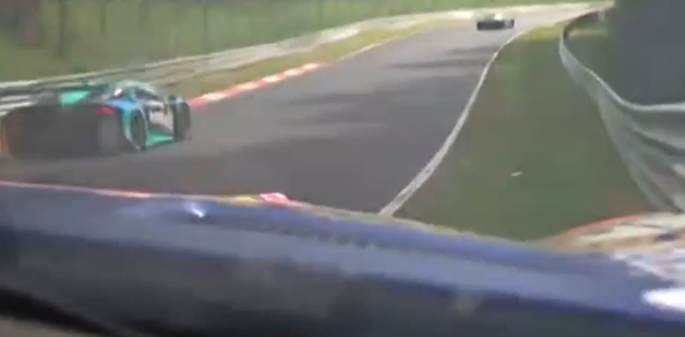 ¡Cuidado Max! La espectacular salvada de Verstappen en las 24 Horas de Nürburgring