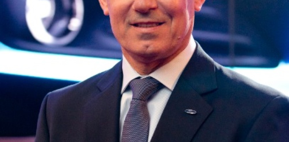 Enrique Alemañy deja la presidencia de Ford