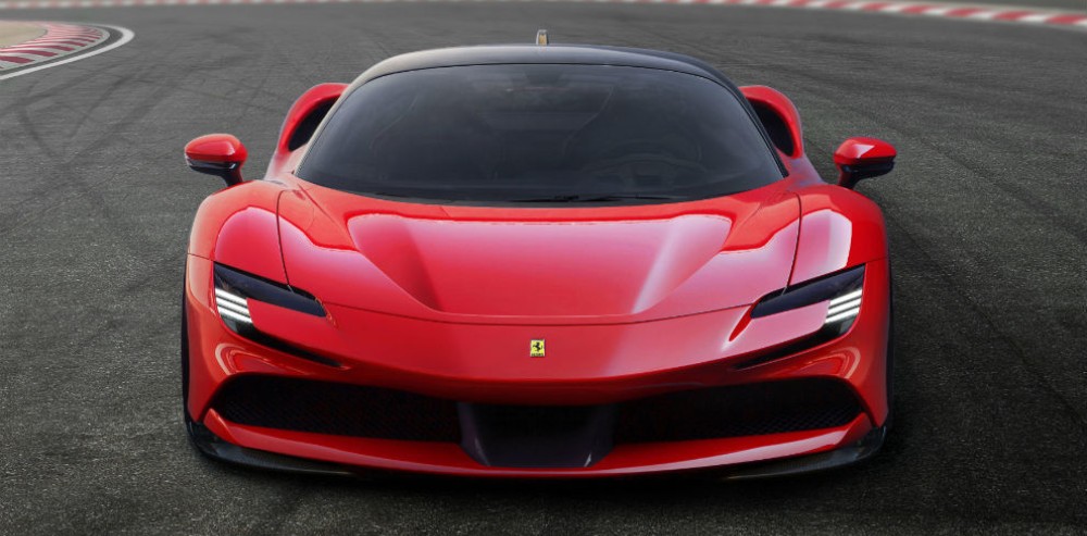 Histórico: Ferrari lanzó su primer deportivo híbrido enchufable
