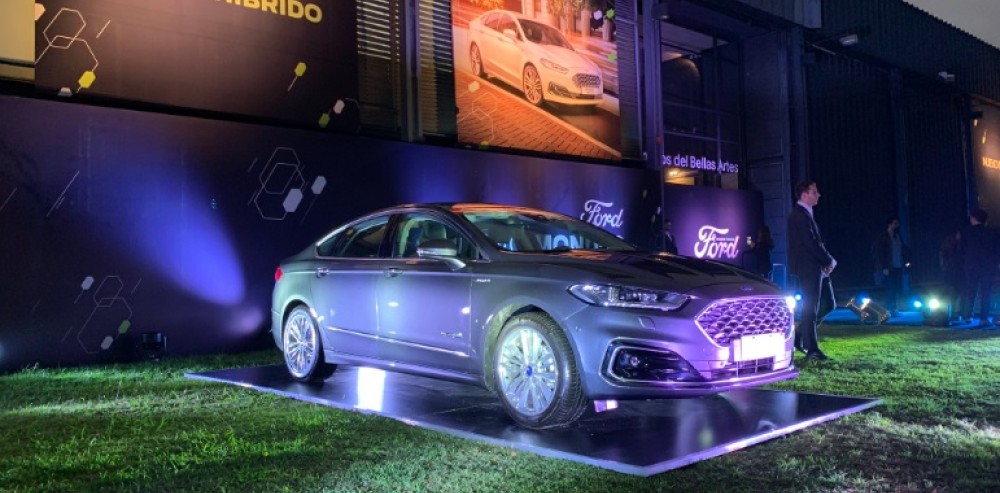 Ford inició una nueva era en la Argentina con el Mondeo híbrido