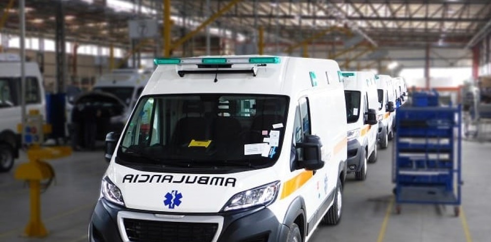 Córdoba recibió ambulancias Peugeot y Citroën