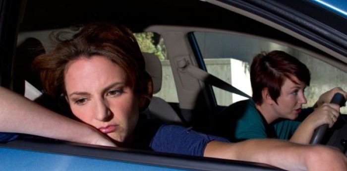 ¿Cómo evitar las náuseas en un auto? 