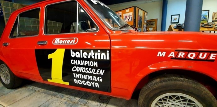 Construyen una réplica del único auto campeón del “Pato” Morresi