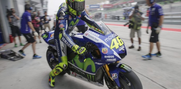 Rossi adelante de Lorenzo