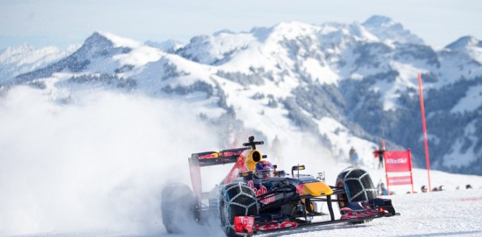 Un F1 aceleró en la nieve