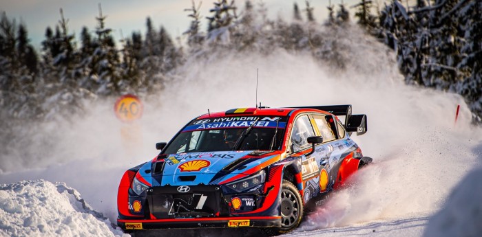 Thierry Neuville es líder en el Rally de Suecia