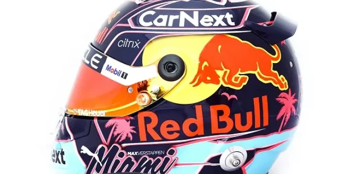 Verstappen y su nuevo casco para Miami