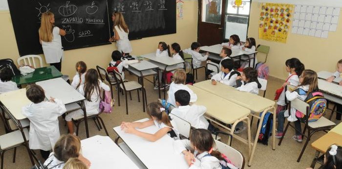 El lenguaje inclusivo quedó prohibido en las escuelas porteñas