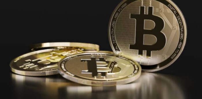 El Bitcoin se desploma y Binance suspende los retiros