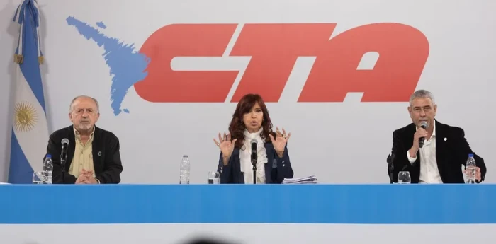 Cristina Fernández estuvo presente en el acto de la CTA