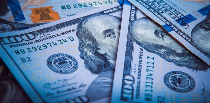 El dólar blue llegó a los $230 y rompió un nuevo récord