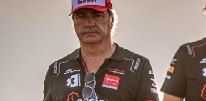 Tras el golpe, Carlos Sainz dejó el hospital y se enojó