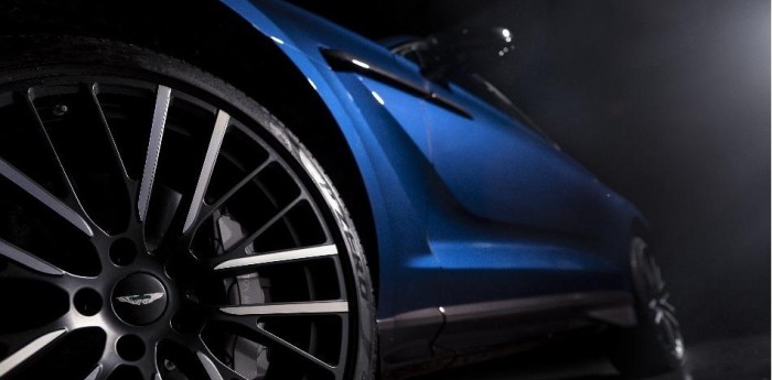Pirelli calza el Aston Martin DBX707, el SUV de lujo