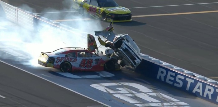 VIDEO: choque y vuelco de película en el NASCAR