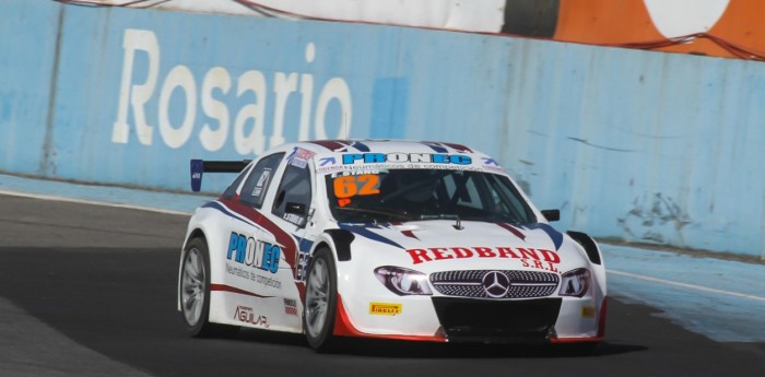 Top Race Junior: Stang cambió pole por victoria en Rosario