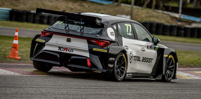 TCR South America: Raphael Reis ganó y sigue con vida en el campeonato