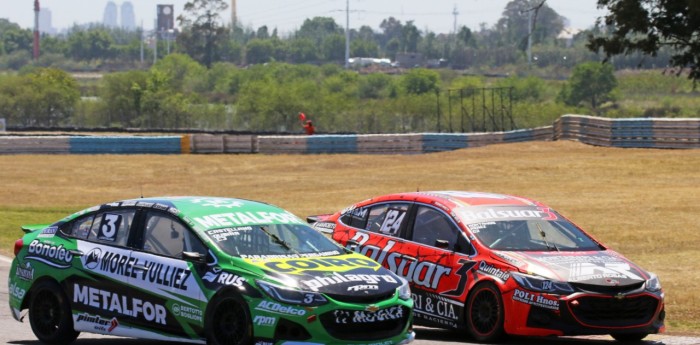 Galería: arrancó la acción de la carrera de los 200 pilotos del Turismo Nacional