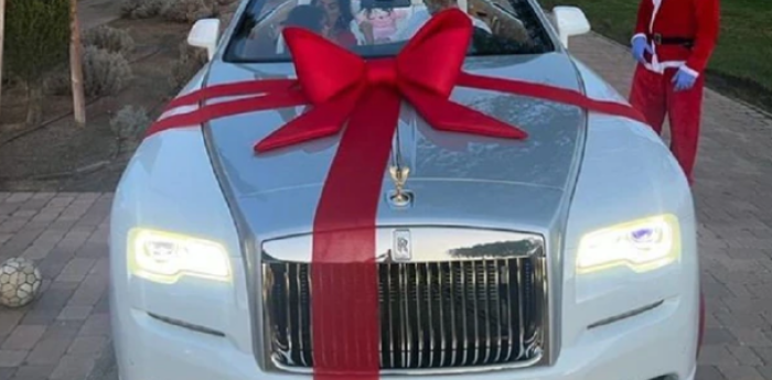 VIDEO: el auto de lujo que recibió Cristiano Ronaldo de regalo para Navidad