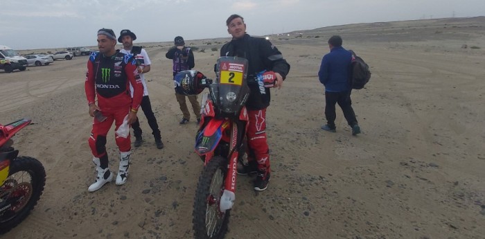 Otro candidato que se accidentó y abandona el Dakar: Ricky Brabec