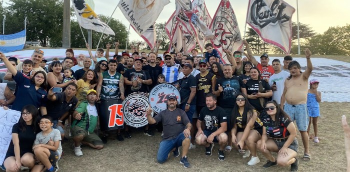 La hinchada de Chevrolet despidió a Agustín Canapino