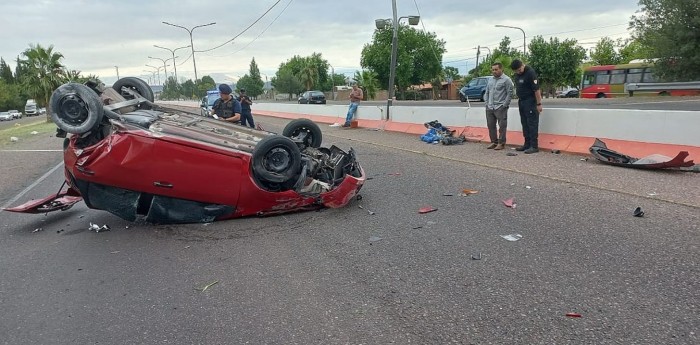 Una mujer se quedó dormida y protagonizó un fuerte accidente