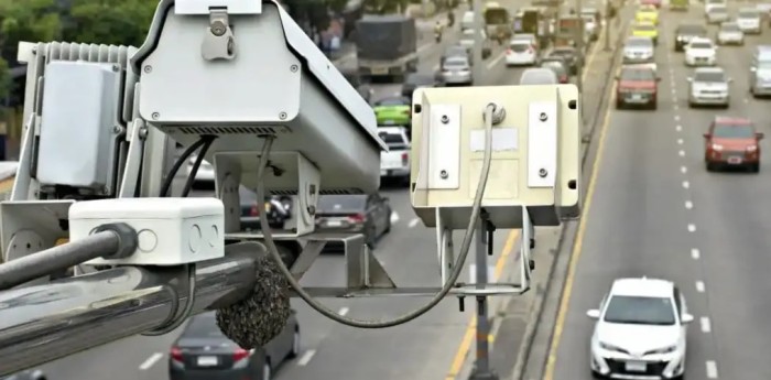 Fotomultas en CABA: ¿dónde están las cámaras que controlan desde hoy el uso del celular y el cinturón de seguridad?