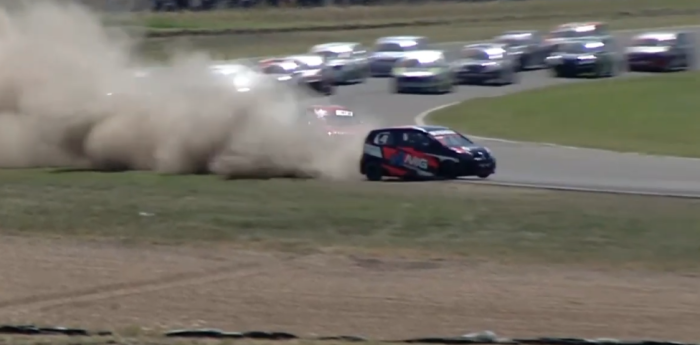 VIDEO: largó primero, se tocó, llegó a estar 13º, remontó y ganó un carrerón del Turismo Pista